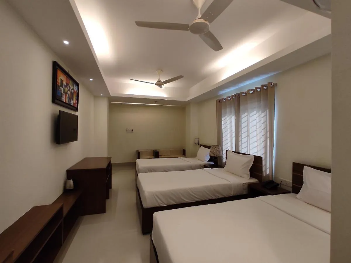 The Grand Hyatt Hotel Dhaka 2*,